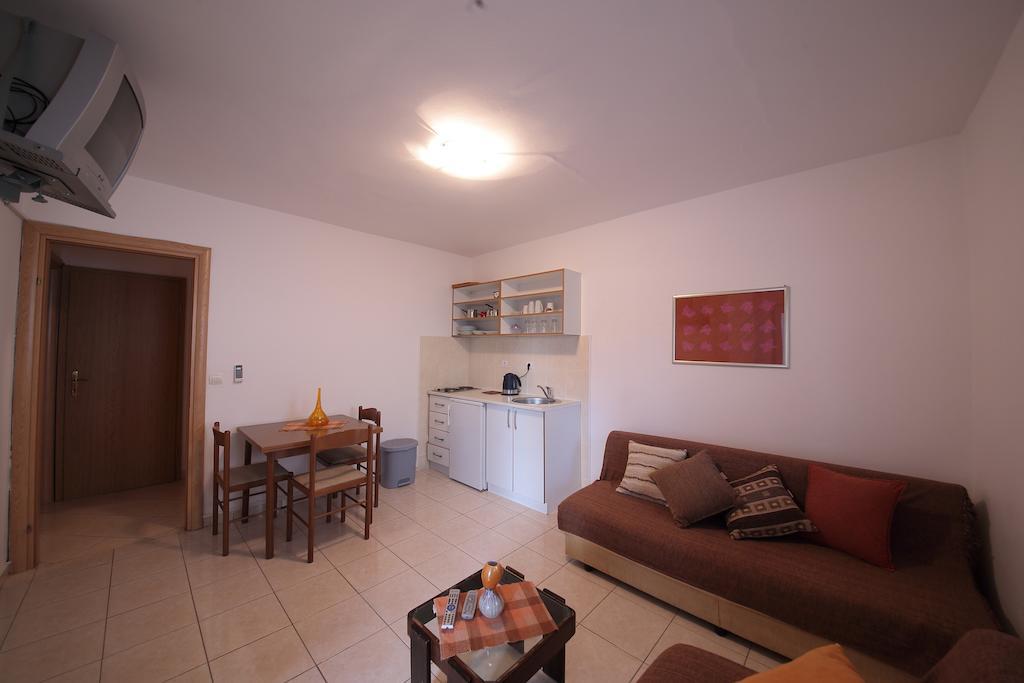 Guest House Zenovic Petrovac Szoba fotó
